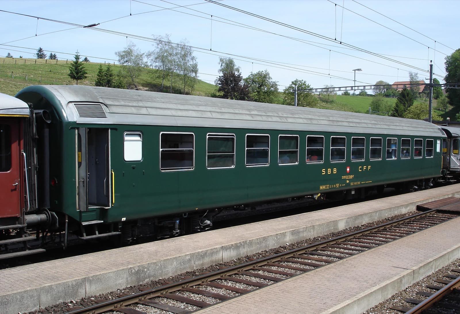 Neu lackierter Wagen im originalen SBB-Grün
