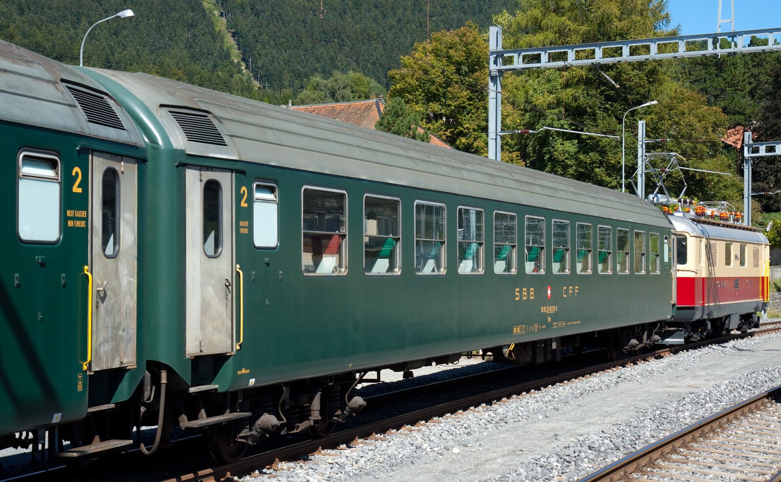 Zweite-Klasse-Abteilwagen Bm 201 in Travers
