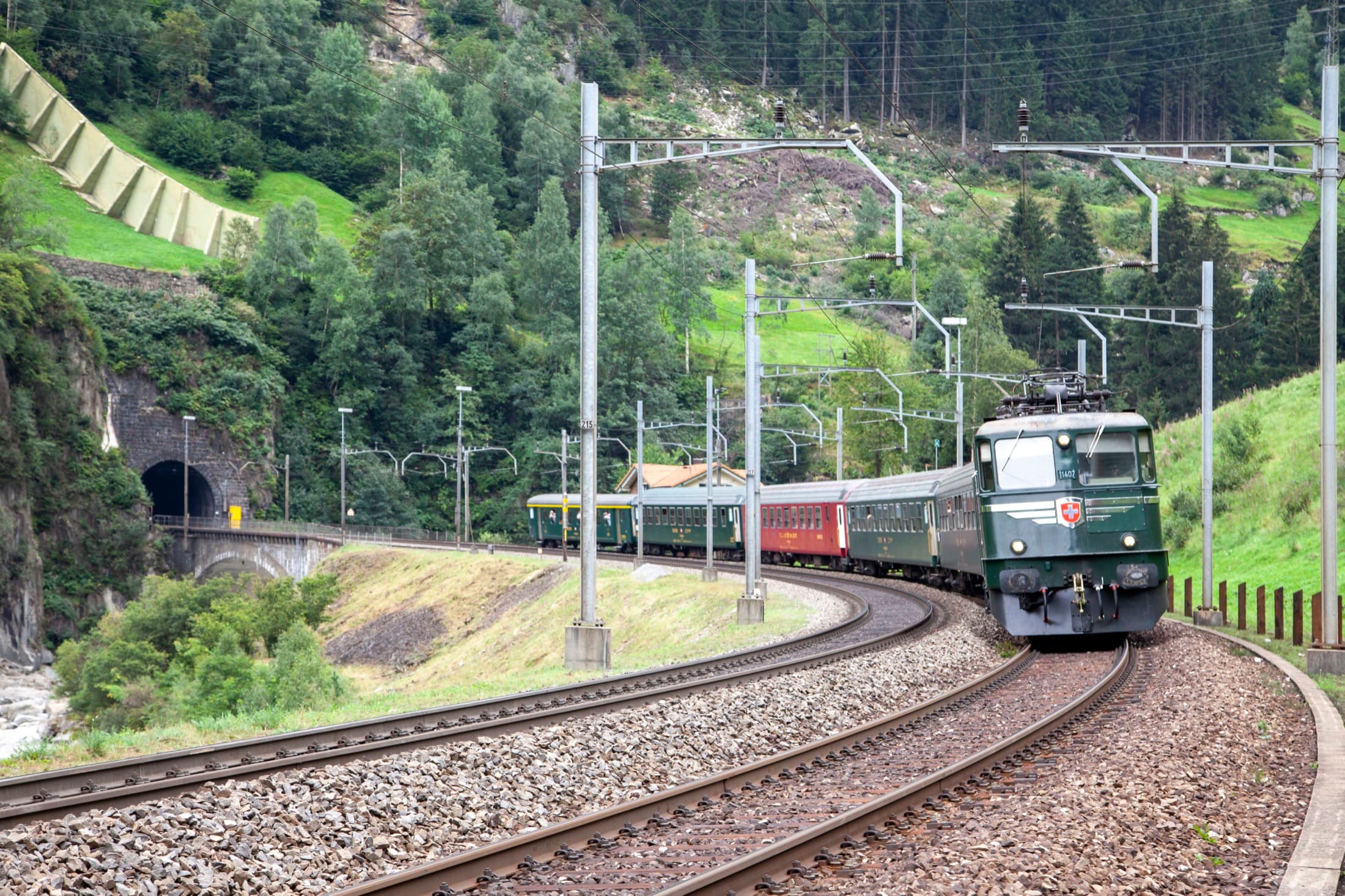 Historischer Reisezug des Club Bm 22-70 auf der Strecke